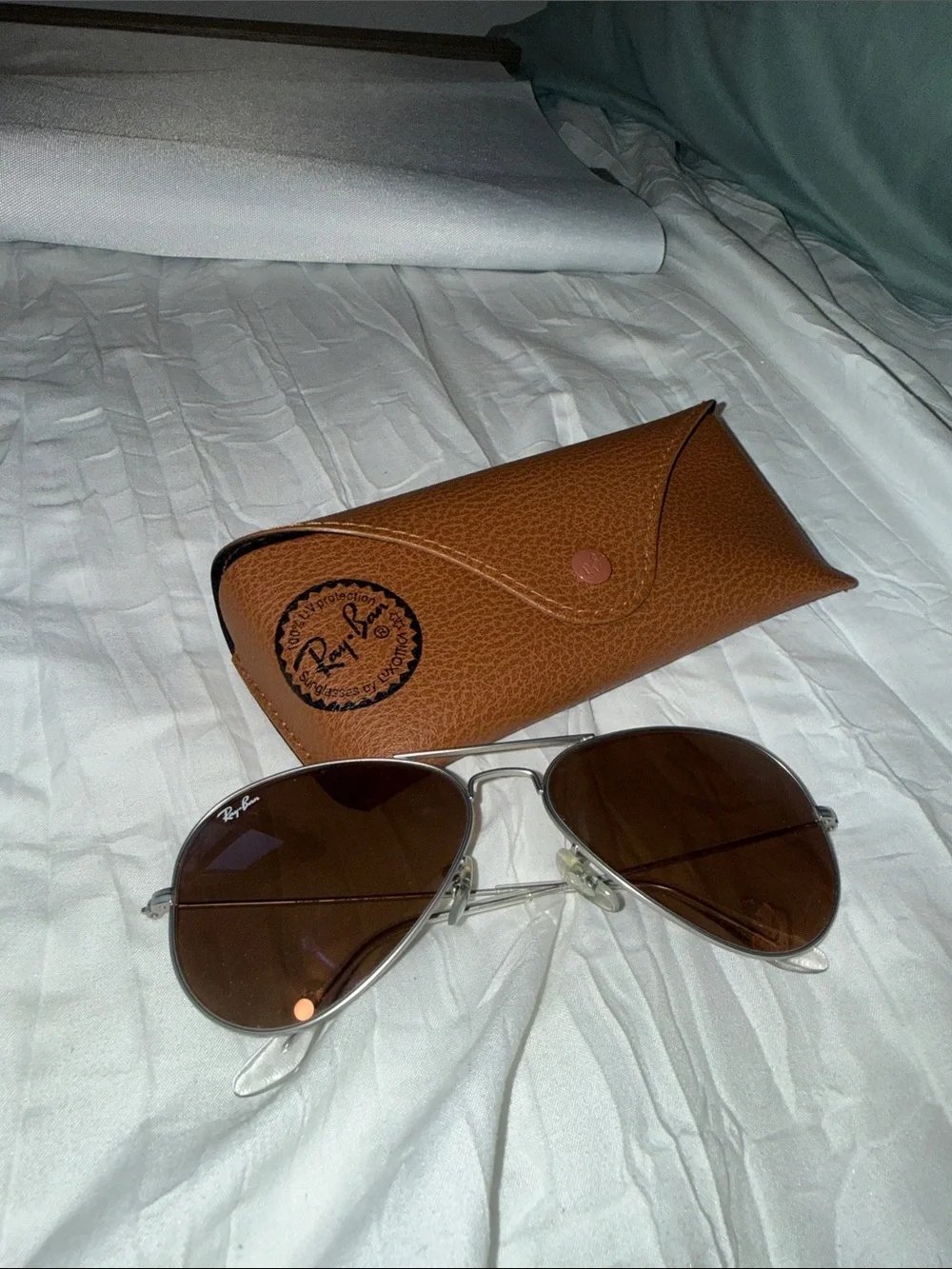 Women’s Ray-Ban Silver Frame Sunglasses with Rose Gold Lenses and Tan Case